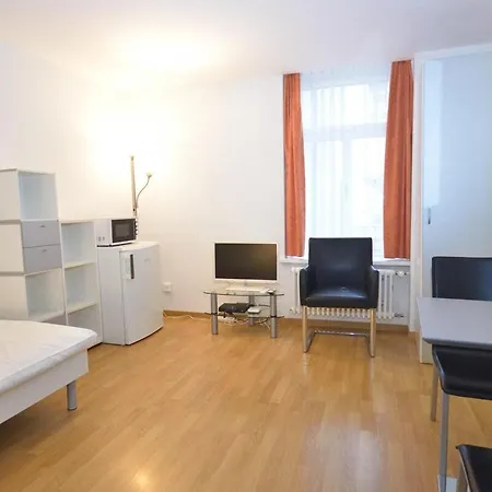 Apartment Practical At Trendy Location - Stork 22 *