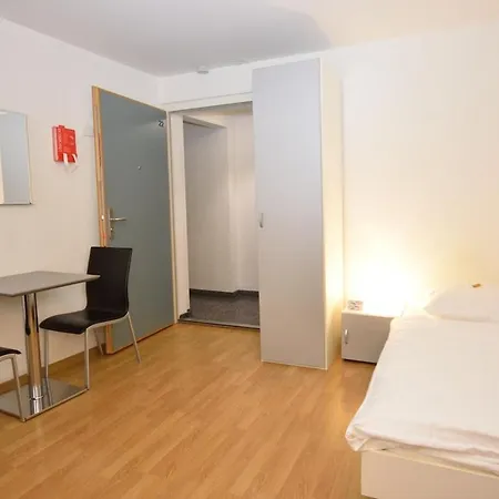 Apartment Practical At Trendy Location - Stork 22